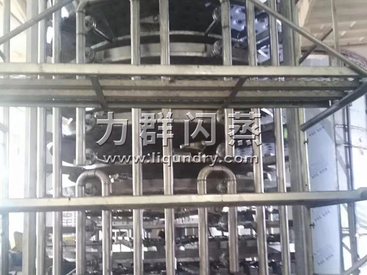 真空型鈦材盤(pán)式干燥機(jī)管路連接 真空型鈦材盤(pán)式干燥機(jī)管路連接